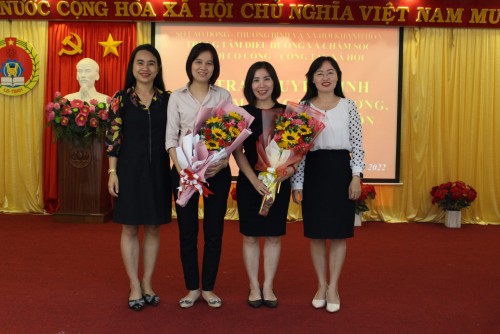 Trao Quyết định bổ nhiệm Lãnh đạo các phòng chuyên môn thuộc Trung tâm Điều dưỡng và Chăm sóc Người có công -  Công tác xã hội Khánh Hòa